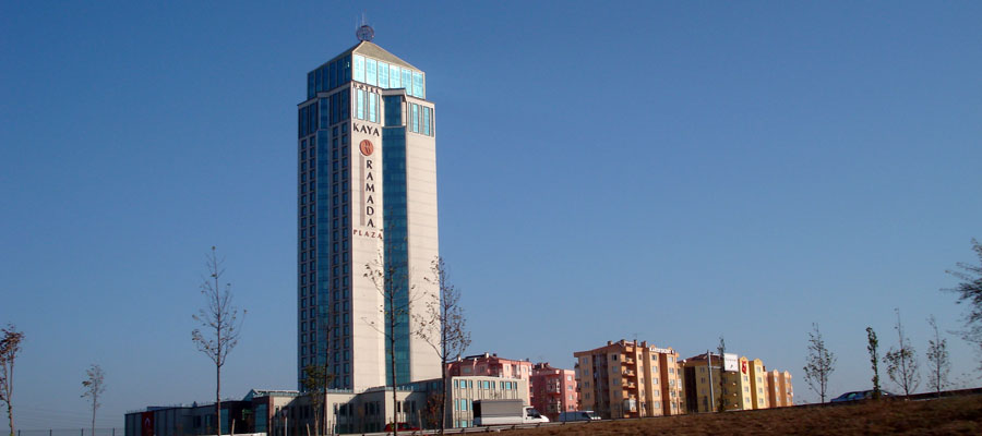 <span class="anahtar">Kaya Ramada Hotel <br /></span>Beylikdüzü / İSTANBUL / 2000 / 40000 m2  